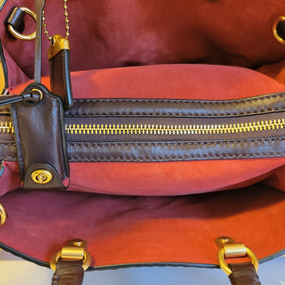 ❤️SOLD❤️ Coach 1941 Rogue with Quilting Rivets - Picture 10 of 16